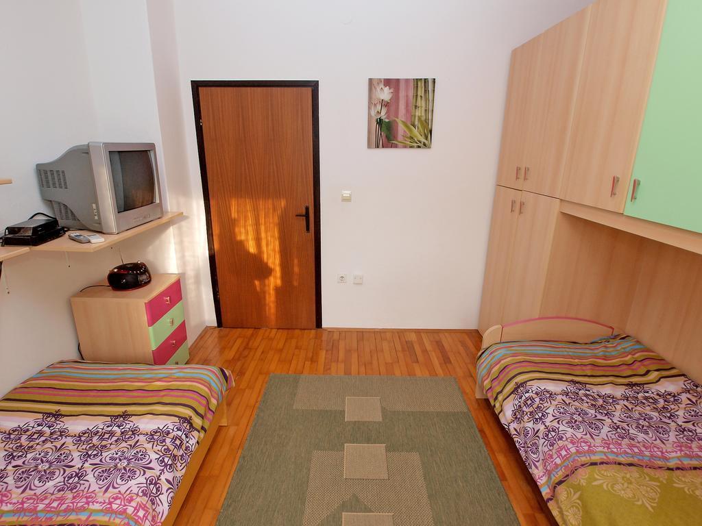 Family Friendly Apartment 946 Pula Eksteriør bilde