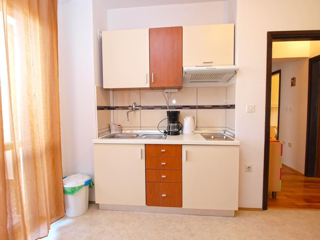 Family Friendly Apartment 946 Pula Eksteriør bilde