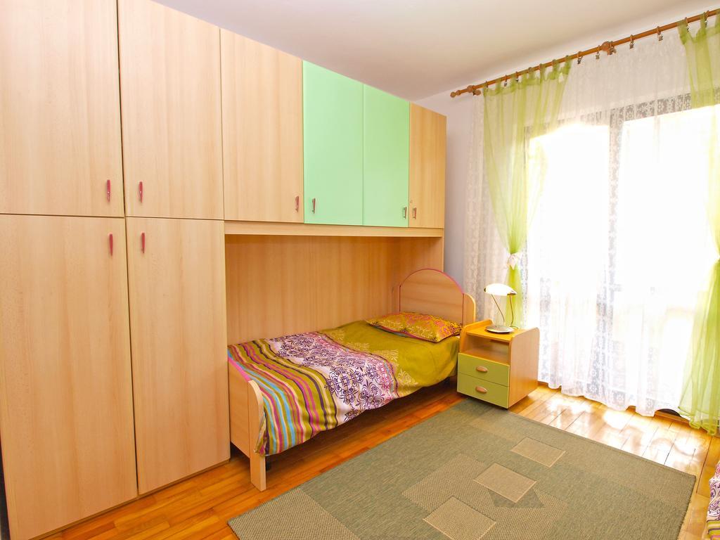 Family Friendly Apartment 946 Pula Eksteriør bilde